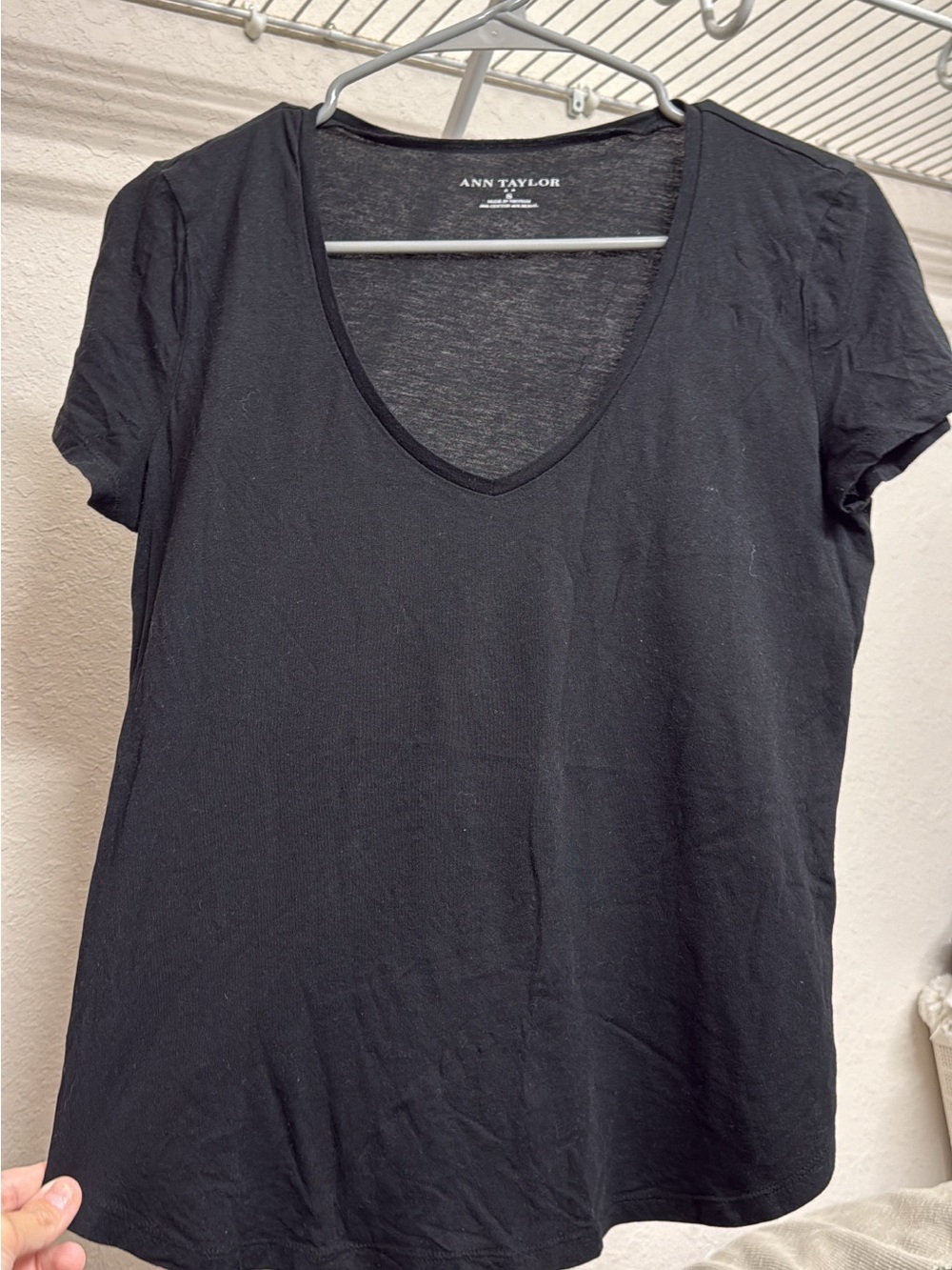 Ann Taylor Black Short Sleeve V-Neck Tee